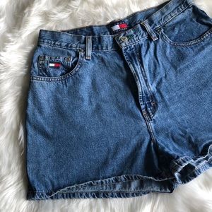 Vintage Tommy Hilfiger High Waisted Mom Shorts!